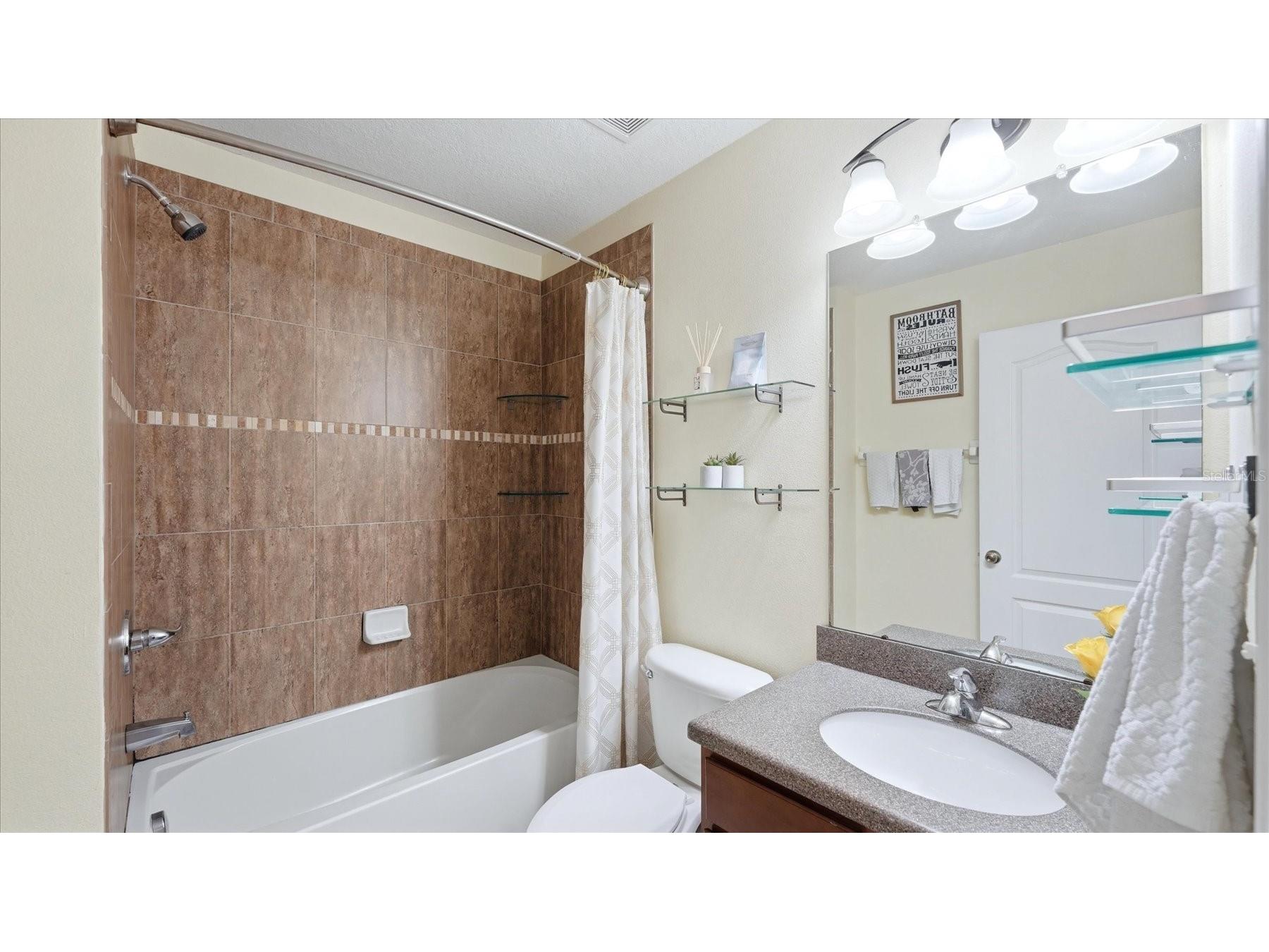 5666 Aaron Court Sarasota FL 34232 A4693628 image32