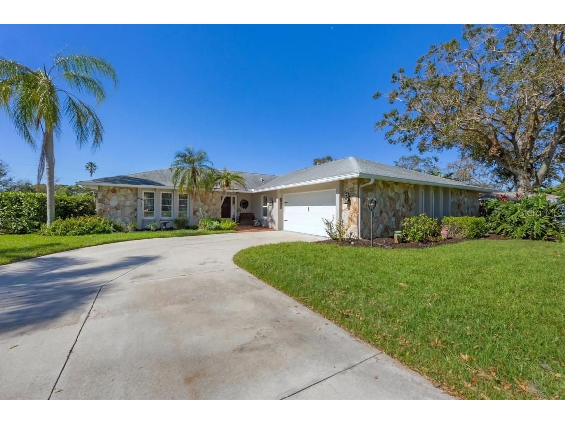 5666 Beneva Woods Circle Sarasota FL 34233 A4628898 image1