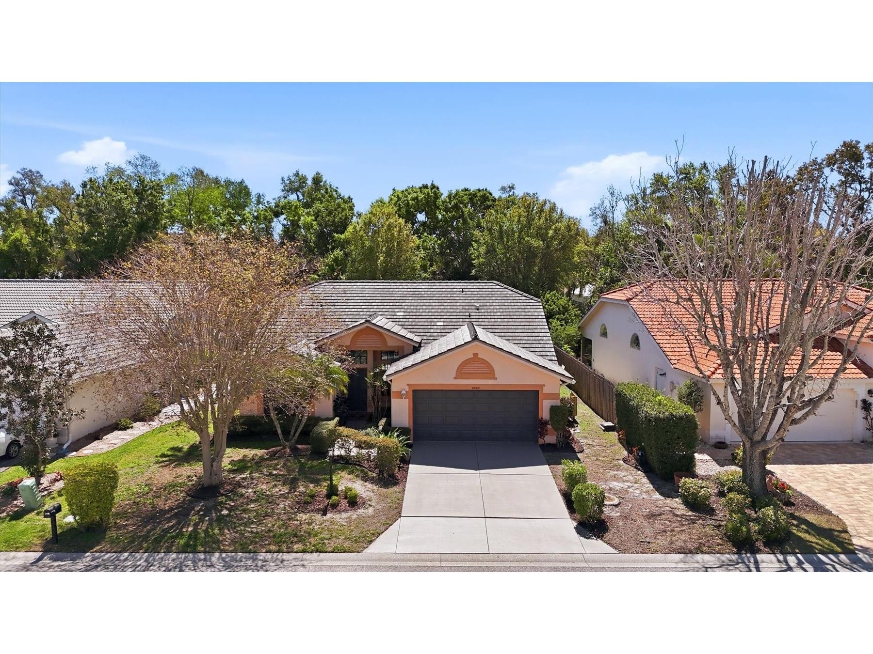 5667 Beaurivage Avenue Sarasota FL 34243 A4687359 image1