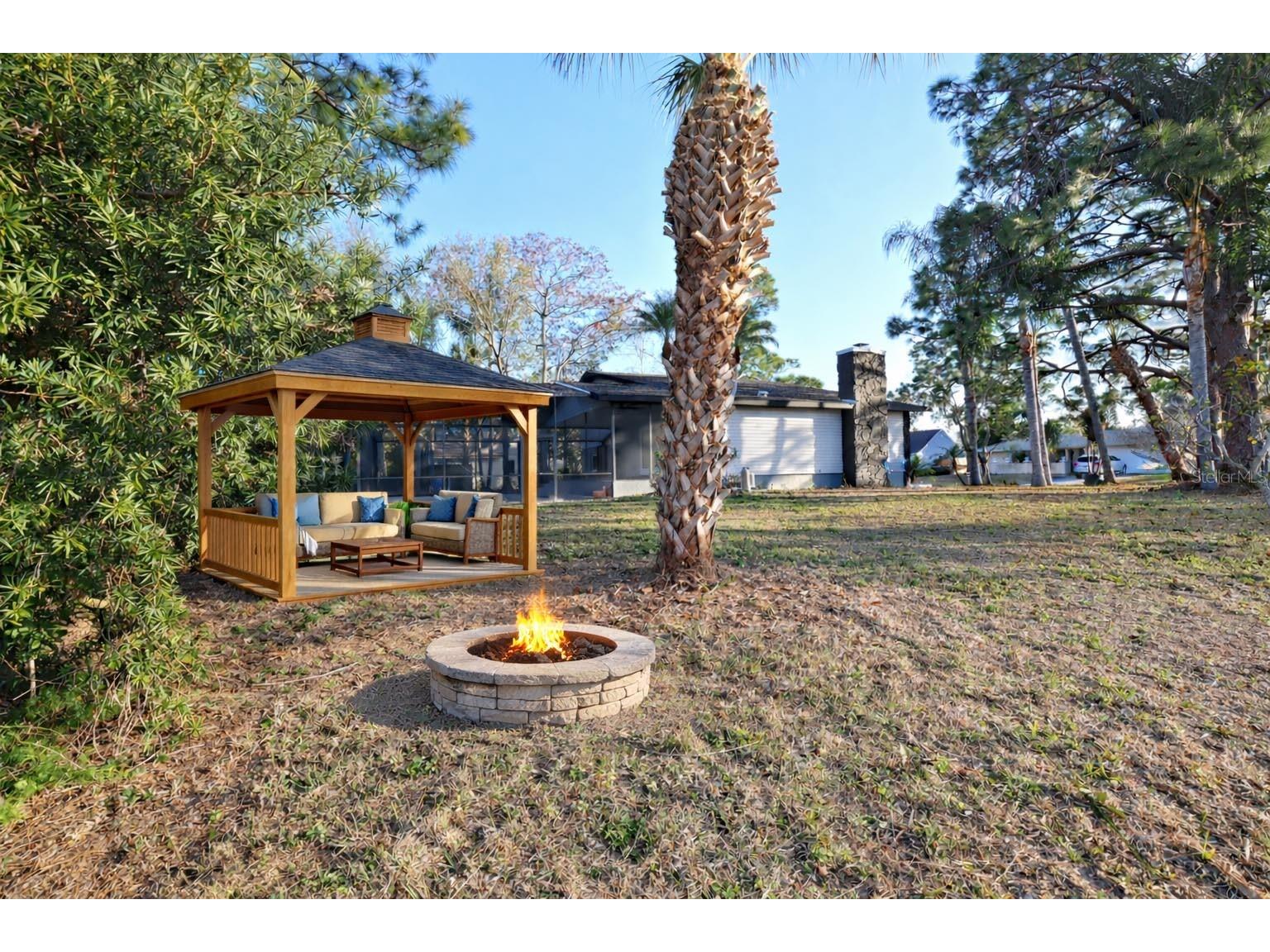 5667 Creekwood Drive Sarasota FL 34233 A4683396 image16