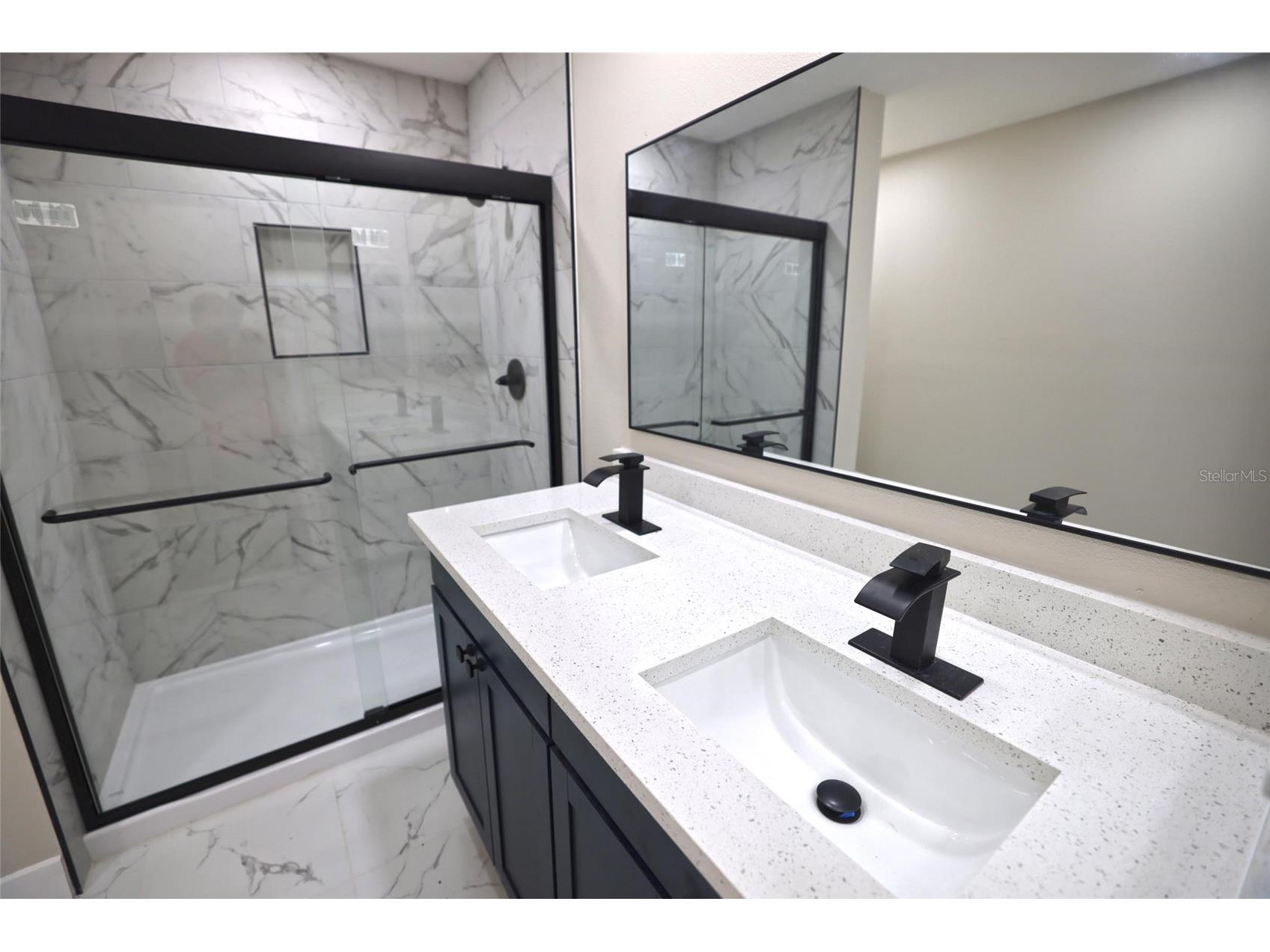 5667 Creekwood Drive Sarasota FL 34233 A4683396 image9