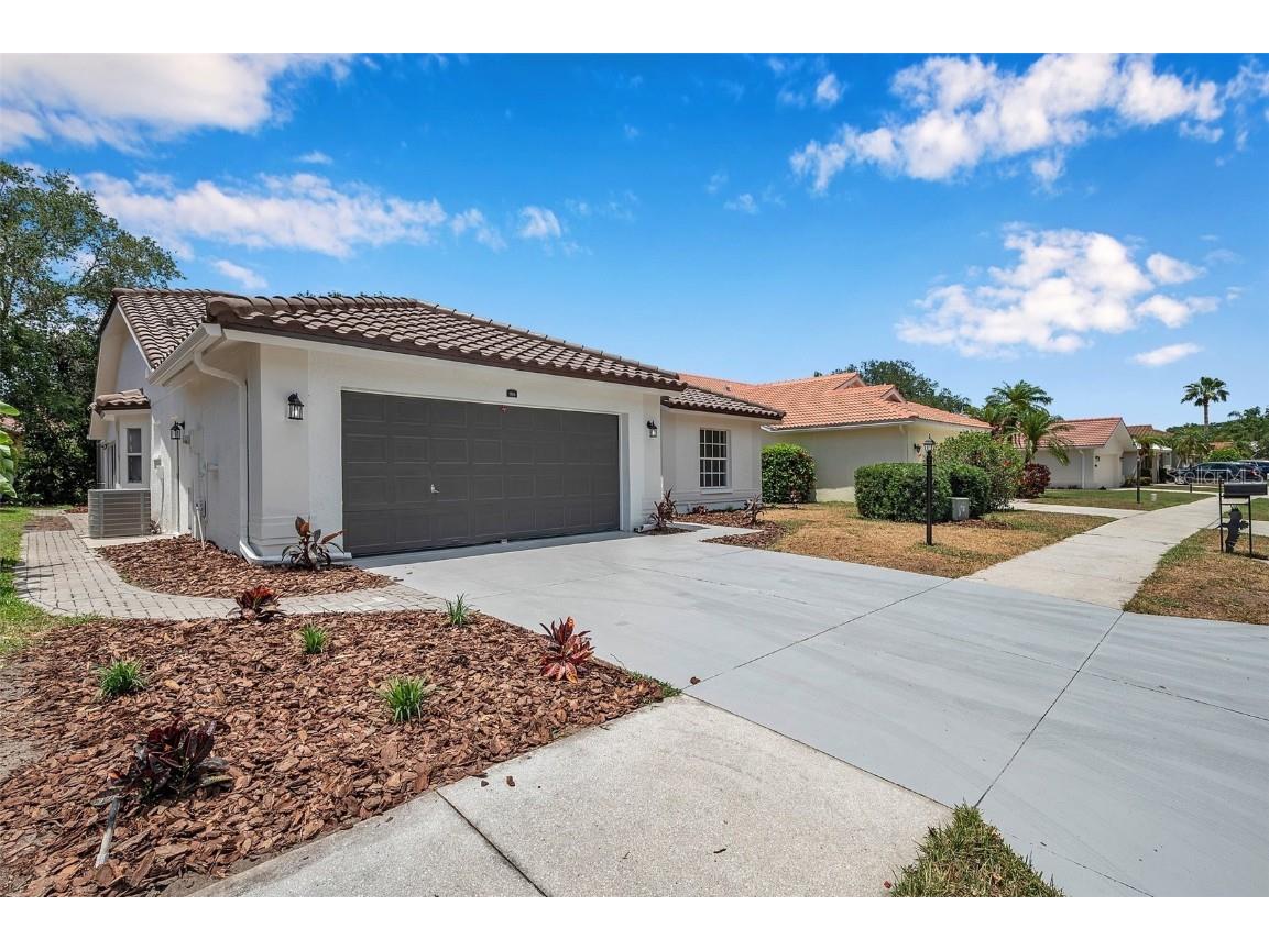 5668 Beaurivage Avenue Sarasota FL 34243 A4611839 image1