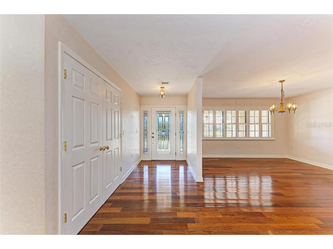 5668 Country Lakes Drive Sarasota FL 34243 A4673090 image10