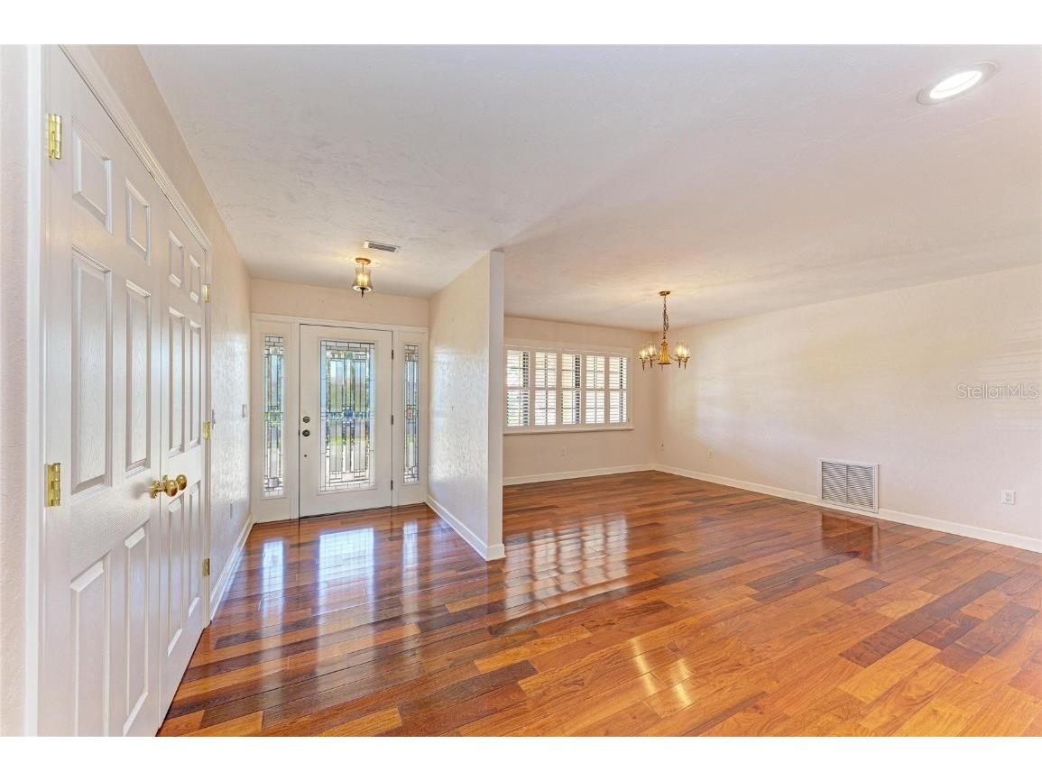 5668 Country Lakes Drive Sarasota FL 34243 A4673090 image11