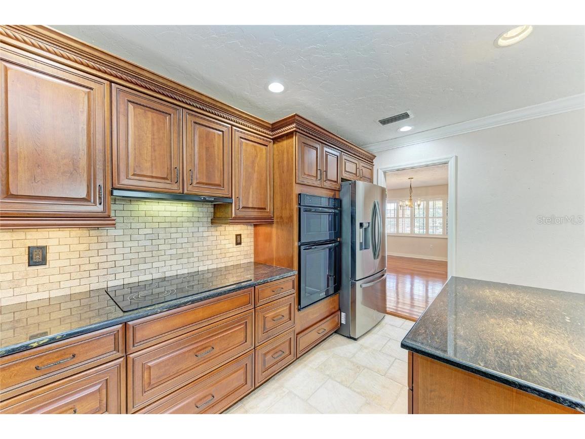 5668 Country Lakes Drive Sarasota FL 34243 A4673090 image25