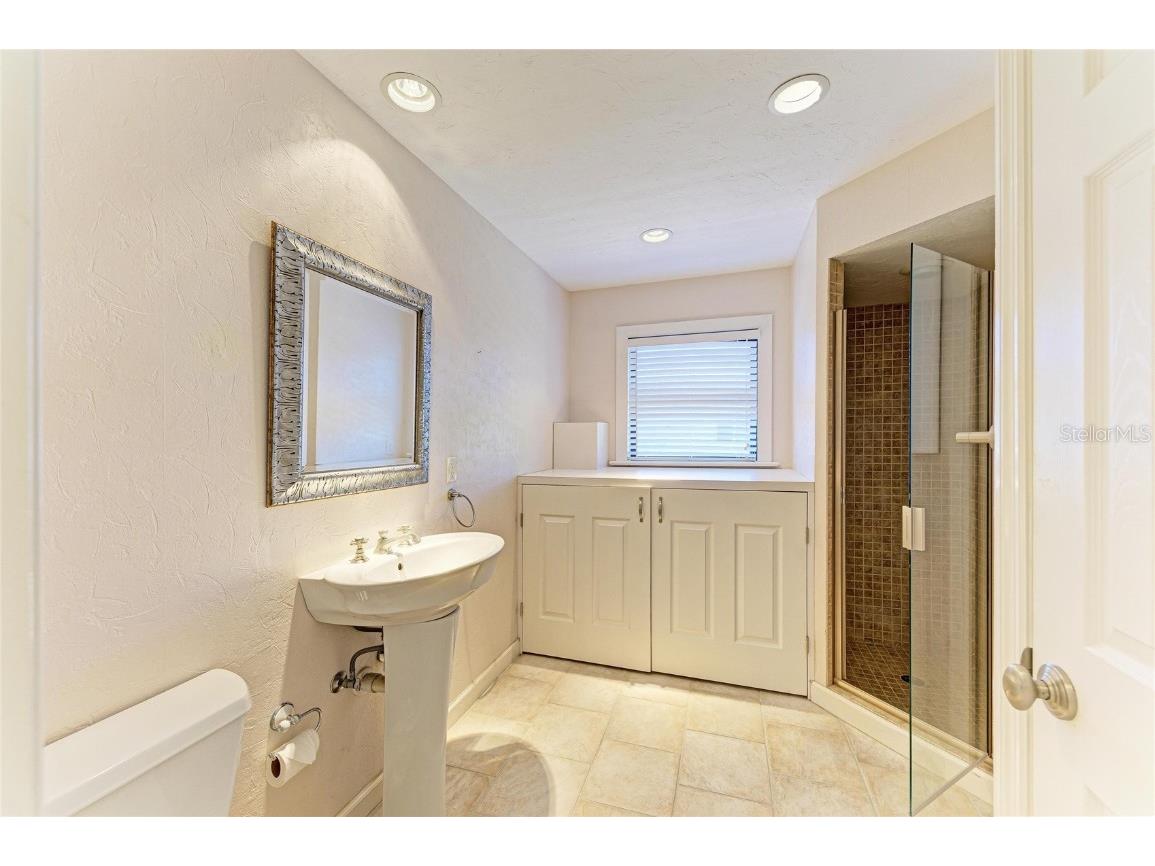 5668 Country Lakes Drive Sarasota FL 34243 A4673090 image49