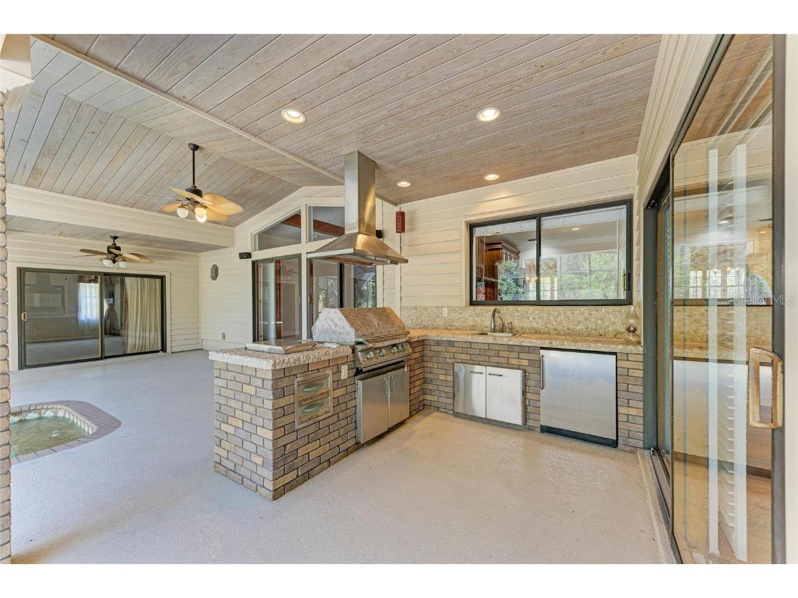 5668 Country Lakes Drive Sarasota FL 34243 A4673090 image53