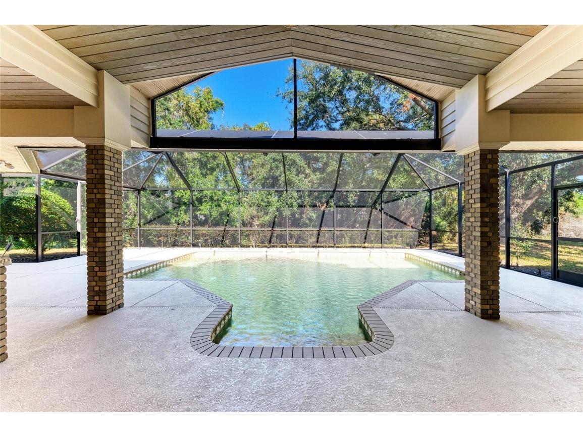 5668 Country Lakes Drive Sarasota FL 34243 A4673090 image58