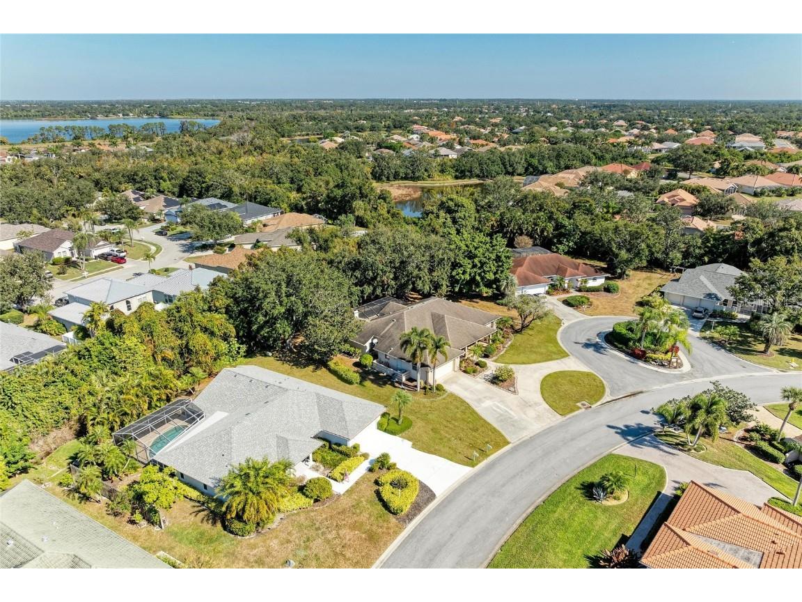 5668 Country Lakes Drive Sarasota FL 34243 A4673090 image65