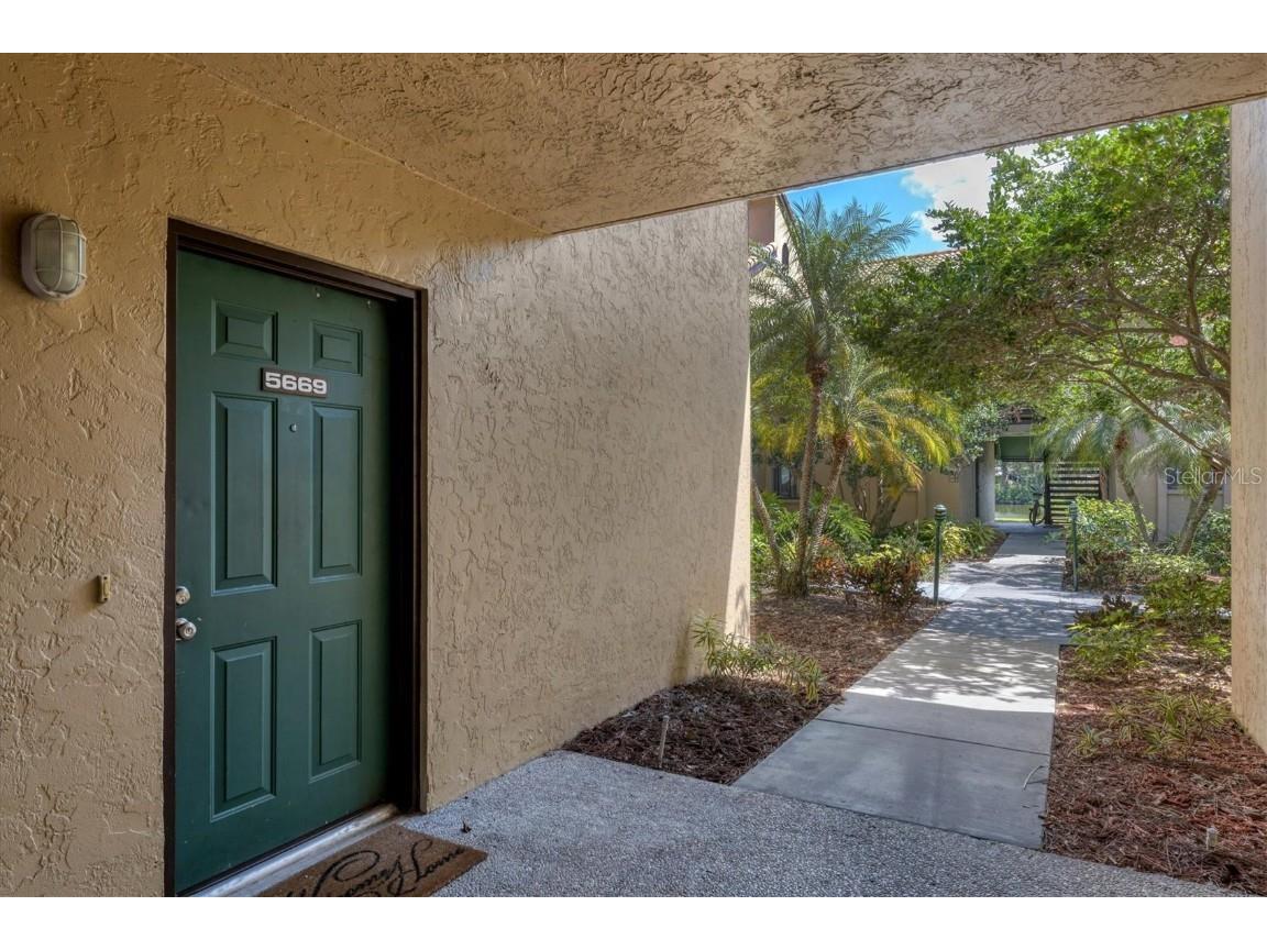 5669 Ashton Lake Drive #1 Sarasota FL 34231 A4645214 image2
