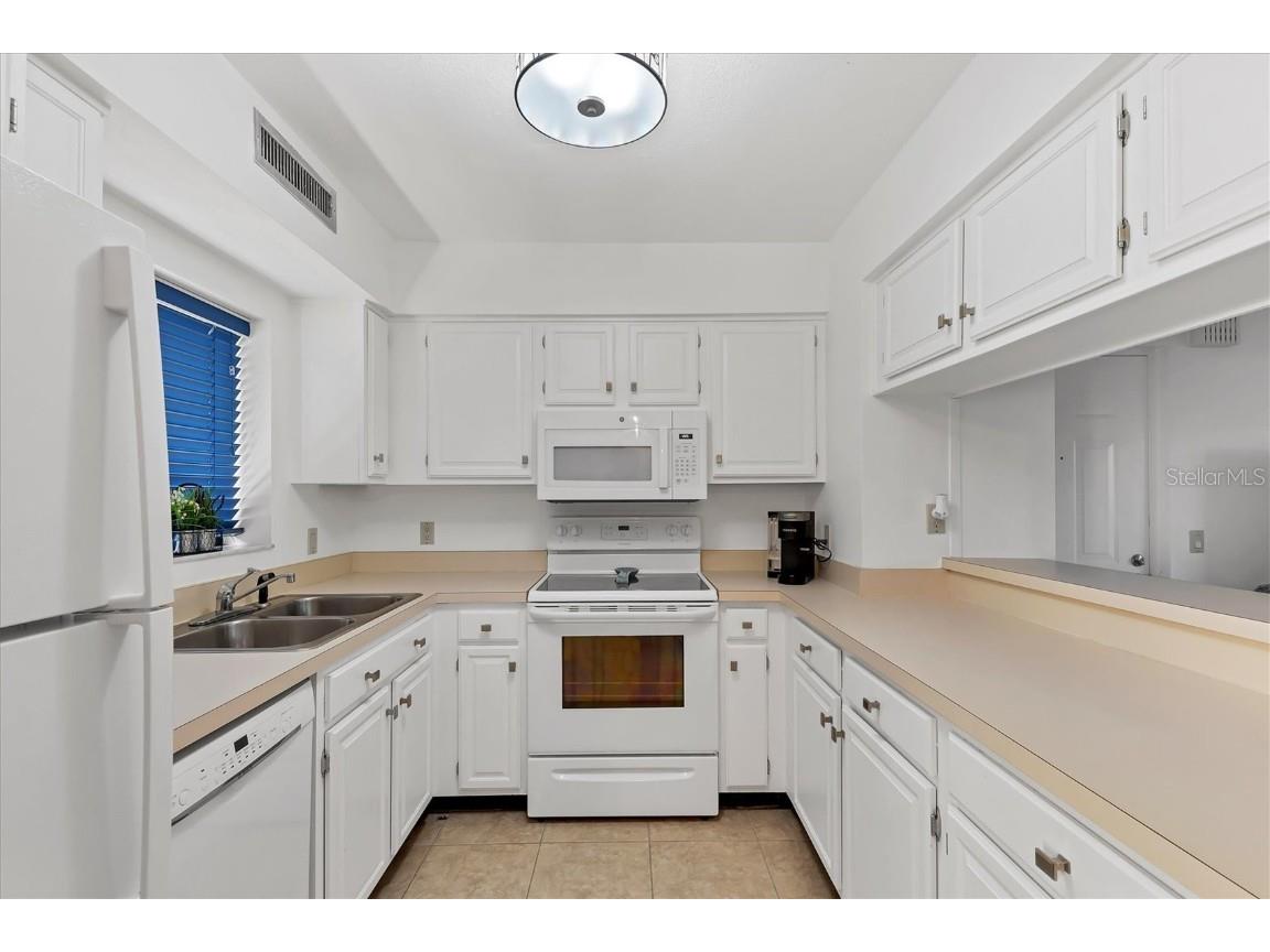 5669 Ashton Lake Drive #1 Sarasota FL 34231 A4645214 image8