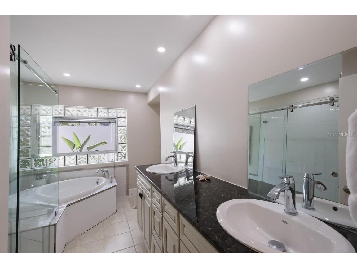 567 Bird Key Drive Sarasota FL 34236 A4662608 image22