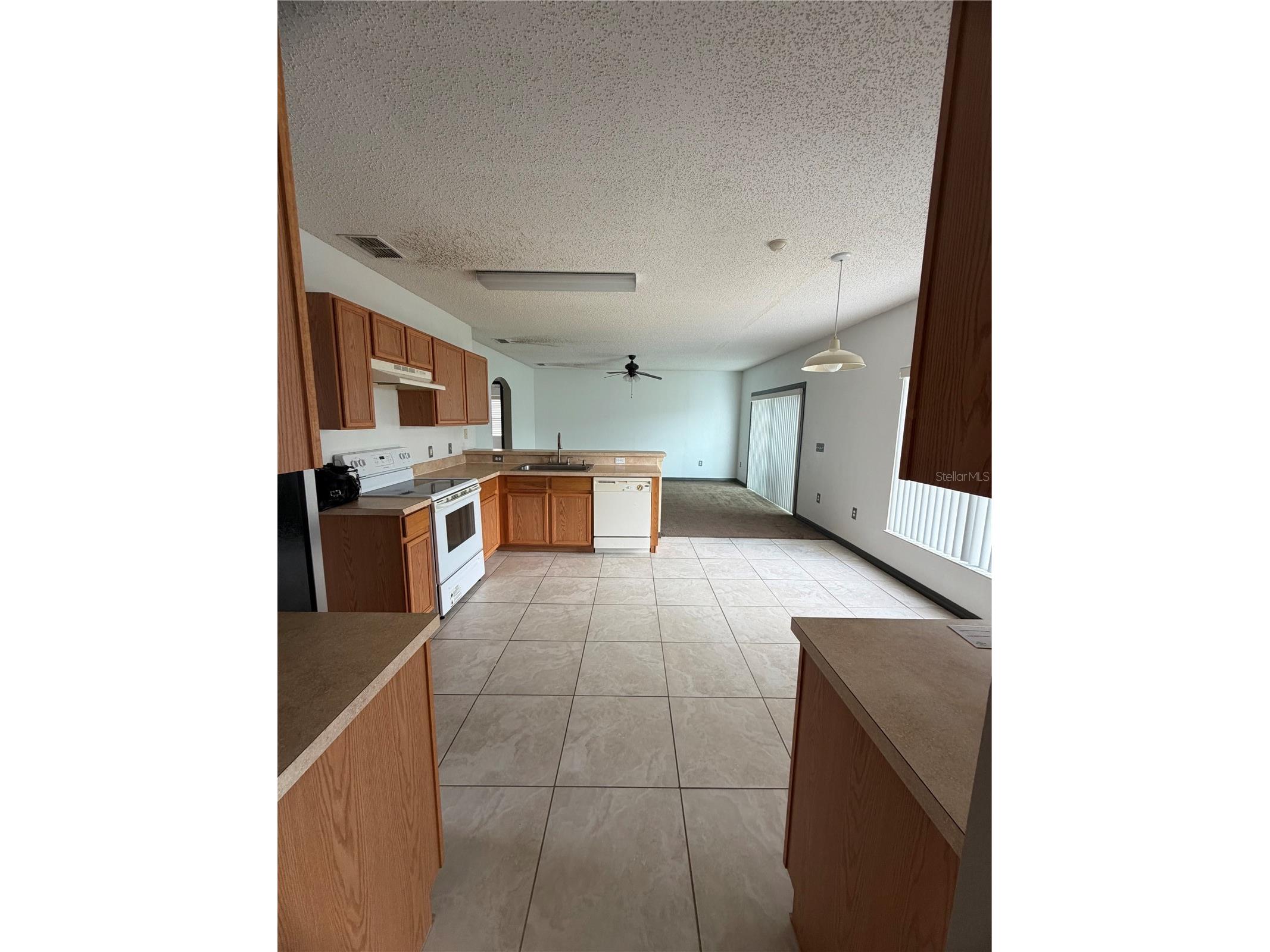 567 Hummingbird Court Kissimmee FL 34759 S5150750 image4