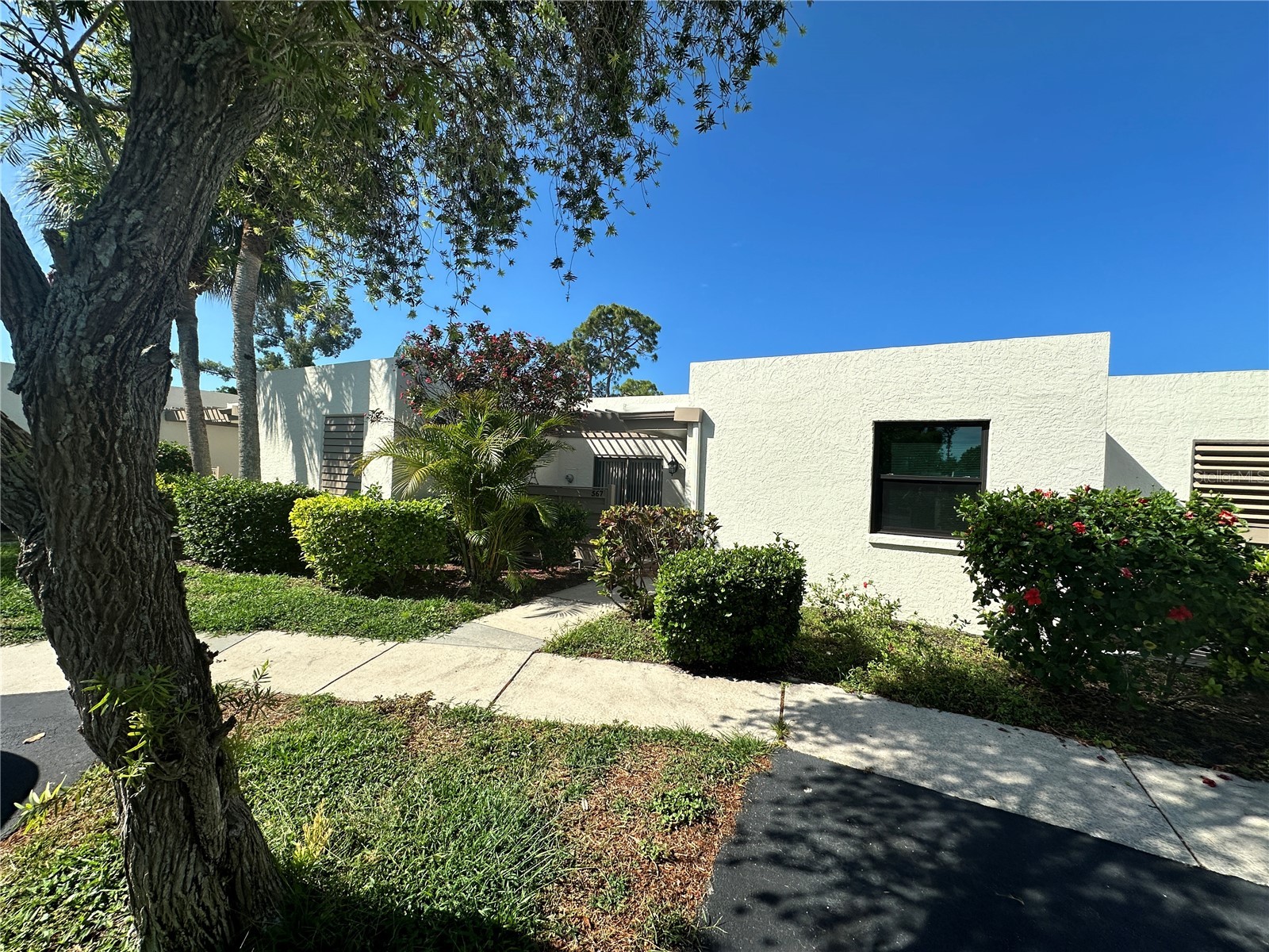 567 Lakeside Drive #567 Bradenton FL 34210 A4691554 image1