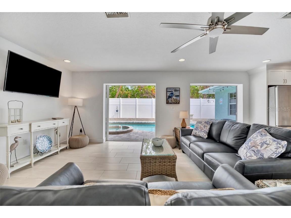 567 Venice Lane Sarasota FL 34242 A4670981 image11