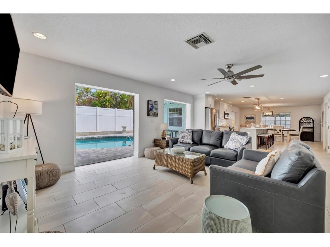 567 Venice Lane Sarasota FL 34242 A4670981 image12