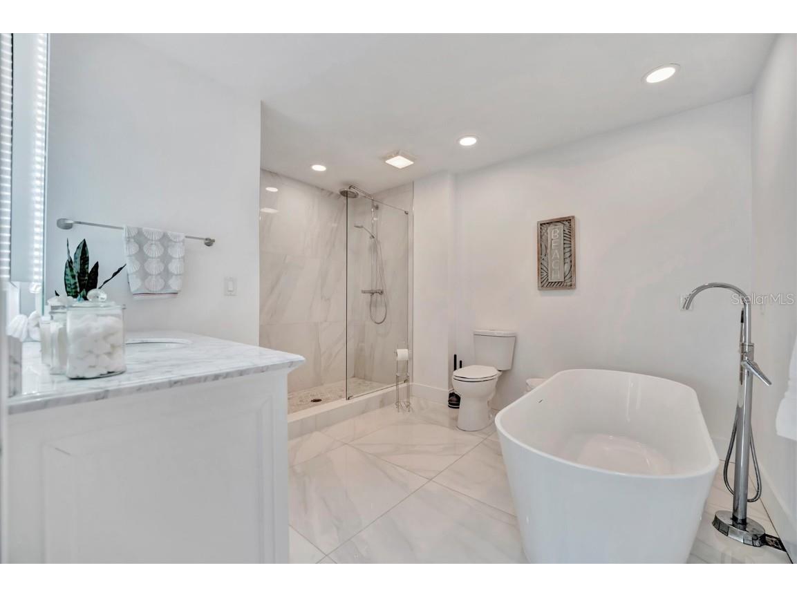 567 Venice Lane Sarasota FL 34242 A4670981 image23