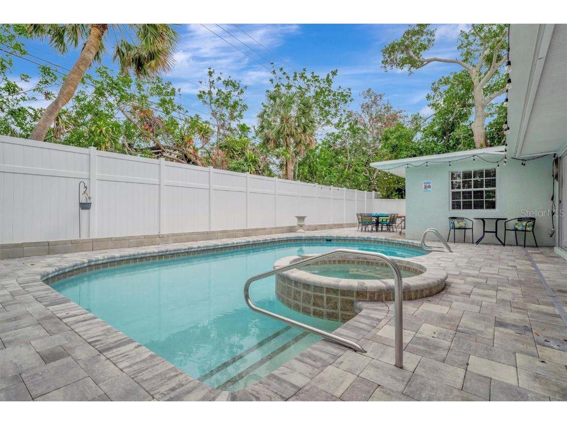 567 Venice Lane Sarasota FL 34242 A4670981 image32