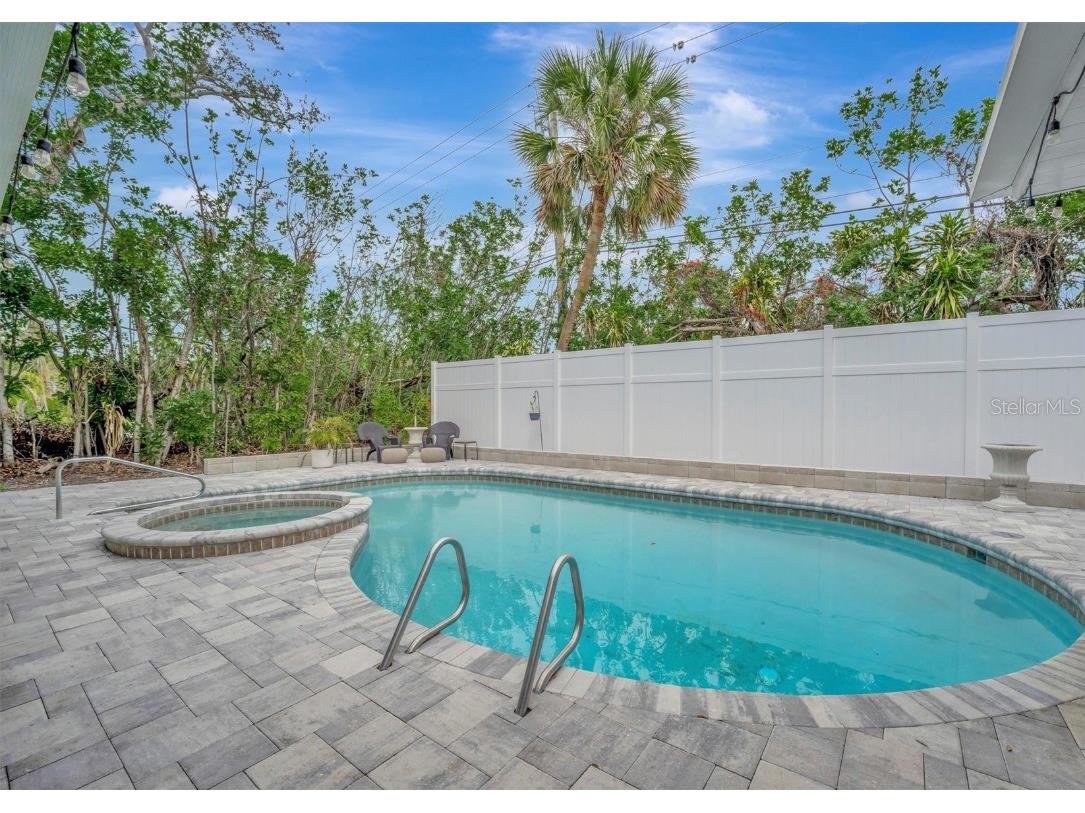 567 Venice Lane Sarasota FL 34242 A4670981 image4