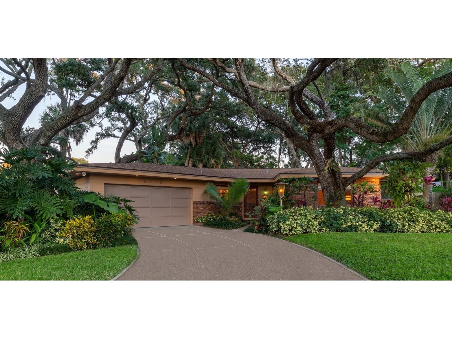 5670 11th Street S Saint Petersburg FL 33705 - BAYOU CREEK TB8364922 image1