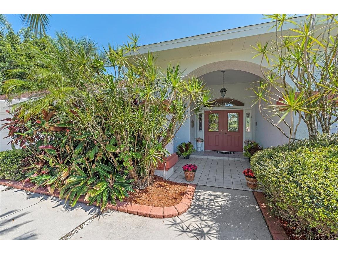 5670 Country Lakes Drive Sarasota FL 34243 A4526724 image1