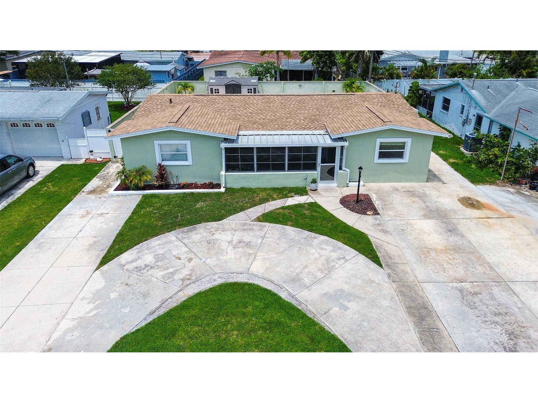 5672 62nd Way N Saint Petersburg FL 33709 TB8389774 image2