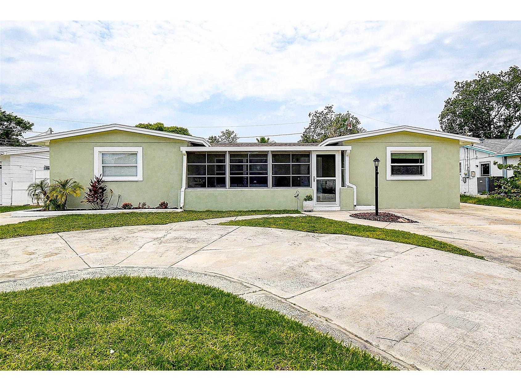5672 62nd Way N Saint Petersburg FL 33709 TB8389774 image33