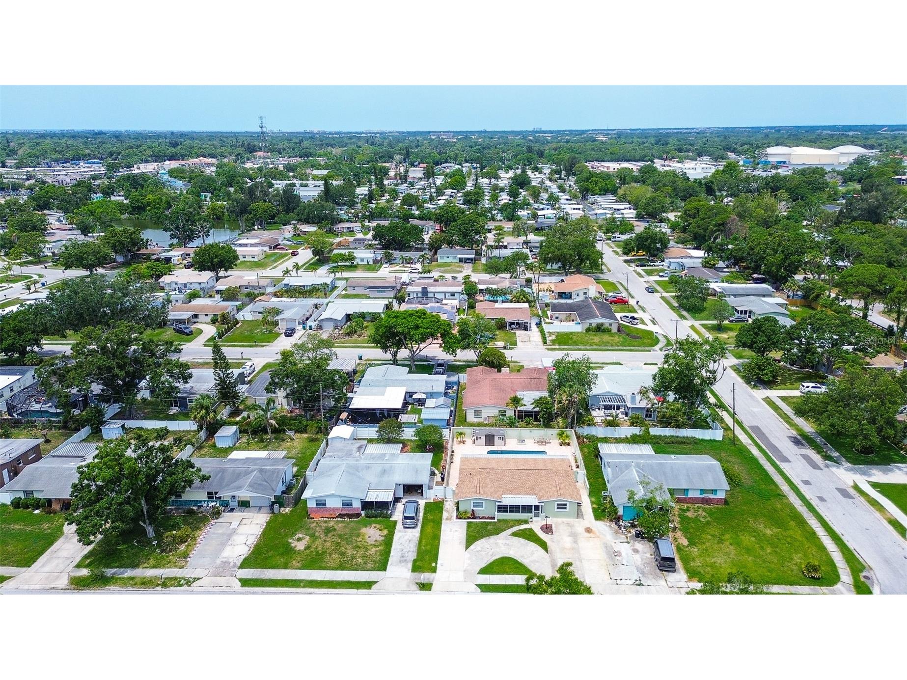 5672 62nd Way N Saint Petersburg FL 33709 TB8389774 image4