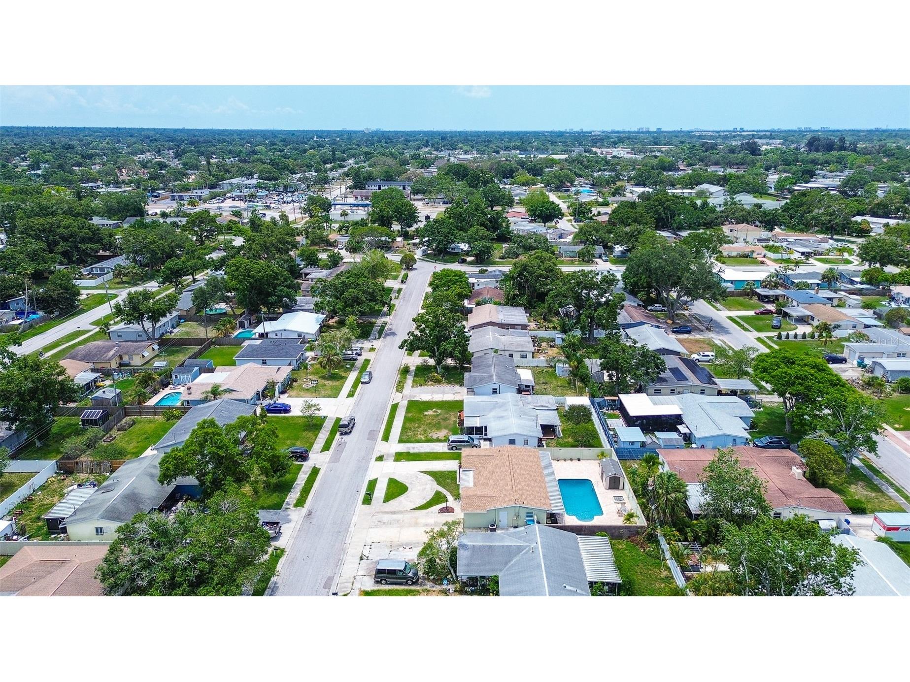 5672 62nd Way N Saint Petersburg FL 33709 TB8389774 image5
