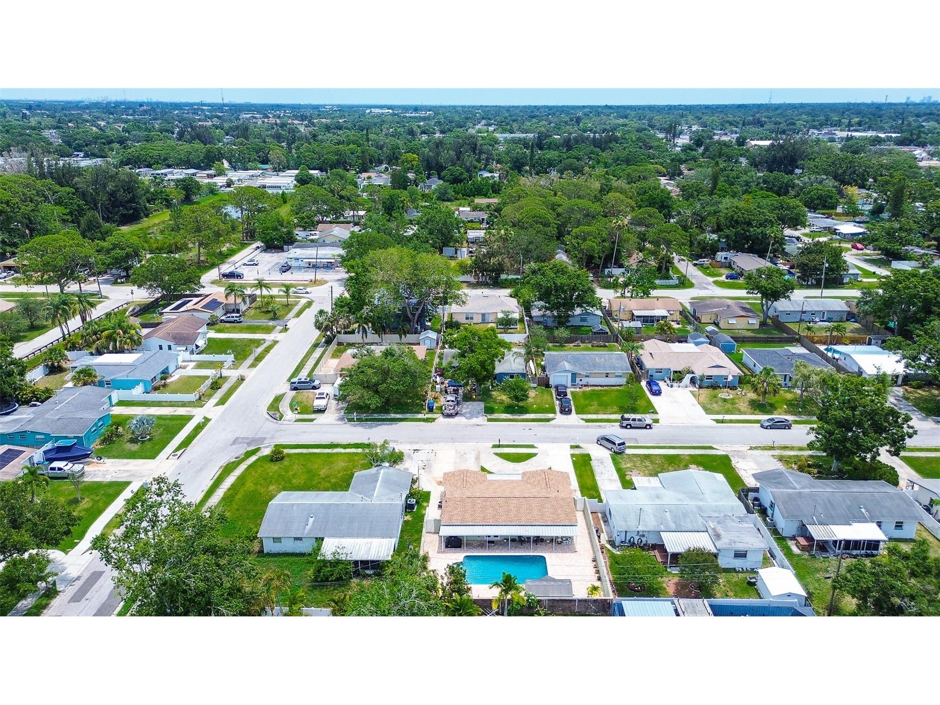 5672 62nd Way N Saint Petersburg FL 33709 TB8389774 image6