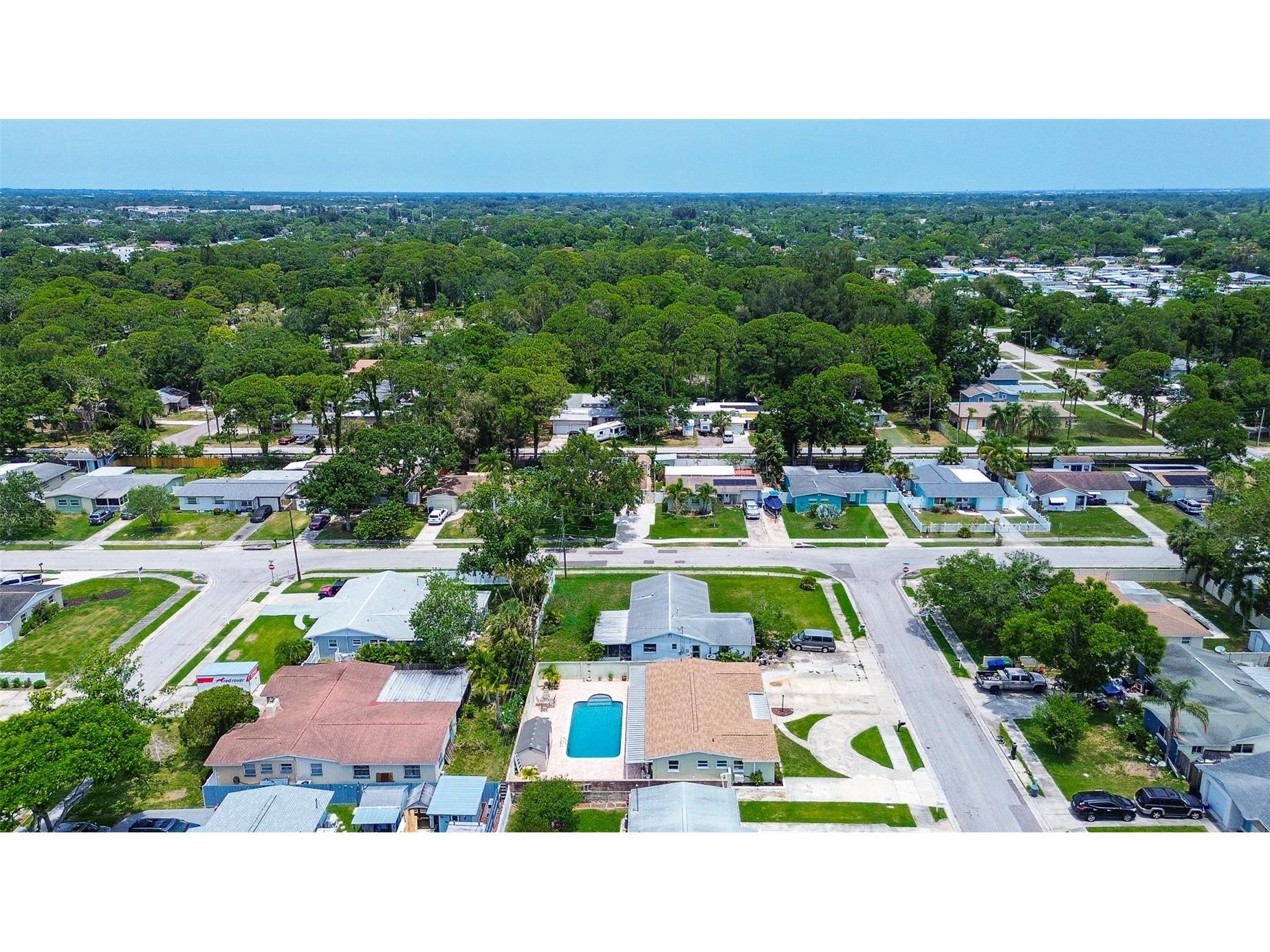 5672 62nd Way N Saint Petersburg FL 33709 TB8389774 image8