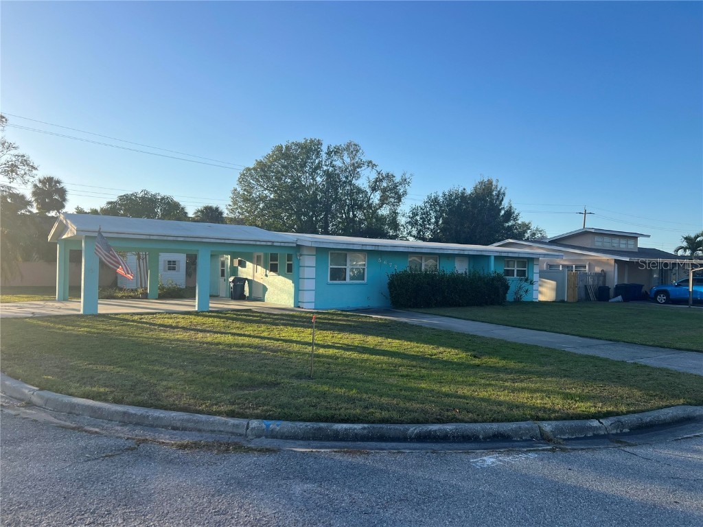 5672 Bronx Avenue Sarasota FL 34231 A4640176 image1