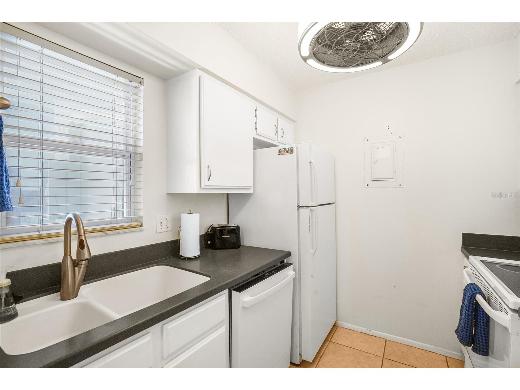 5673 Midnight Pass Road #201 Sarasota FL 34242 A4694956 image15
