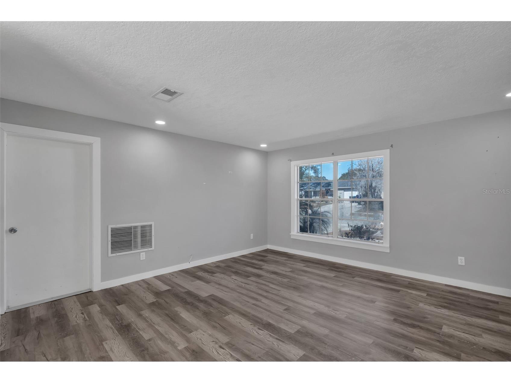 5674 Altec Court Orlando FL 32808 O6381483 image2