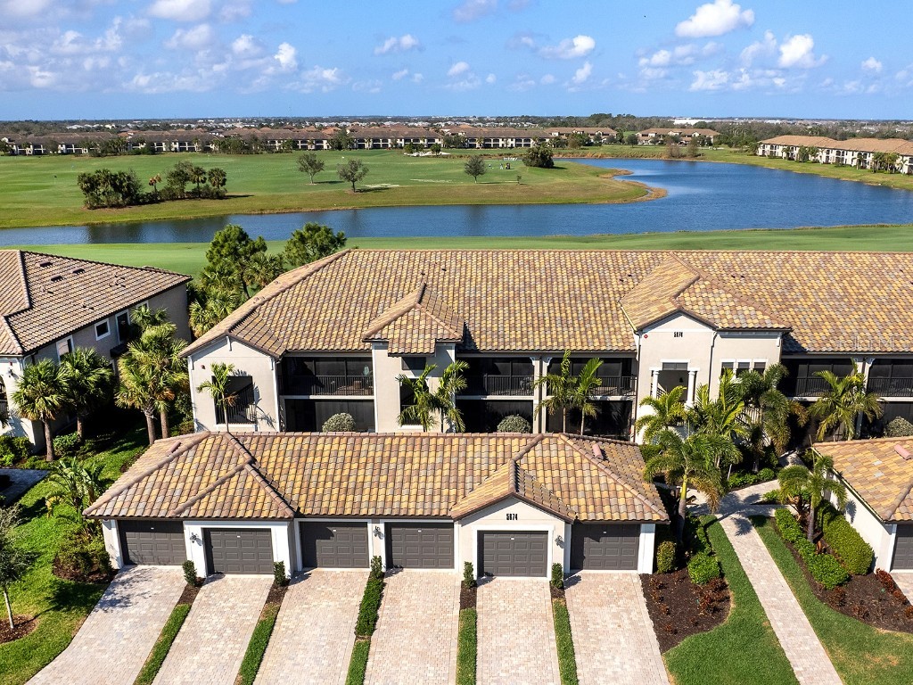 5674 Palmer Circle #202 Lakewood Ranch FL 34211 A4640479 image1