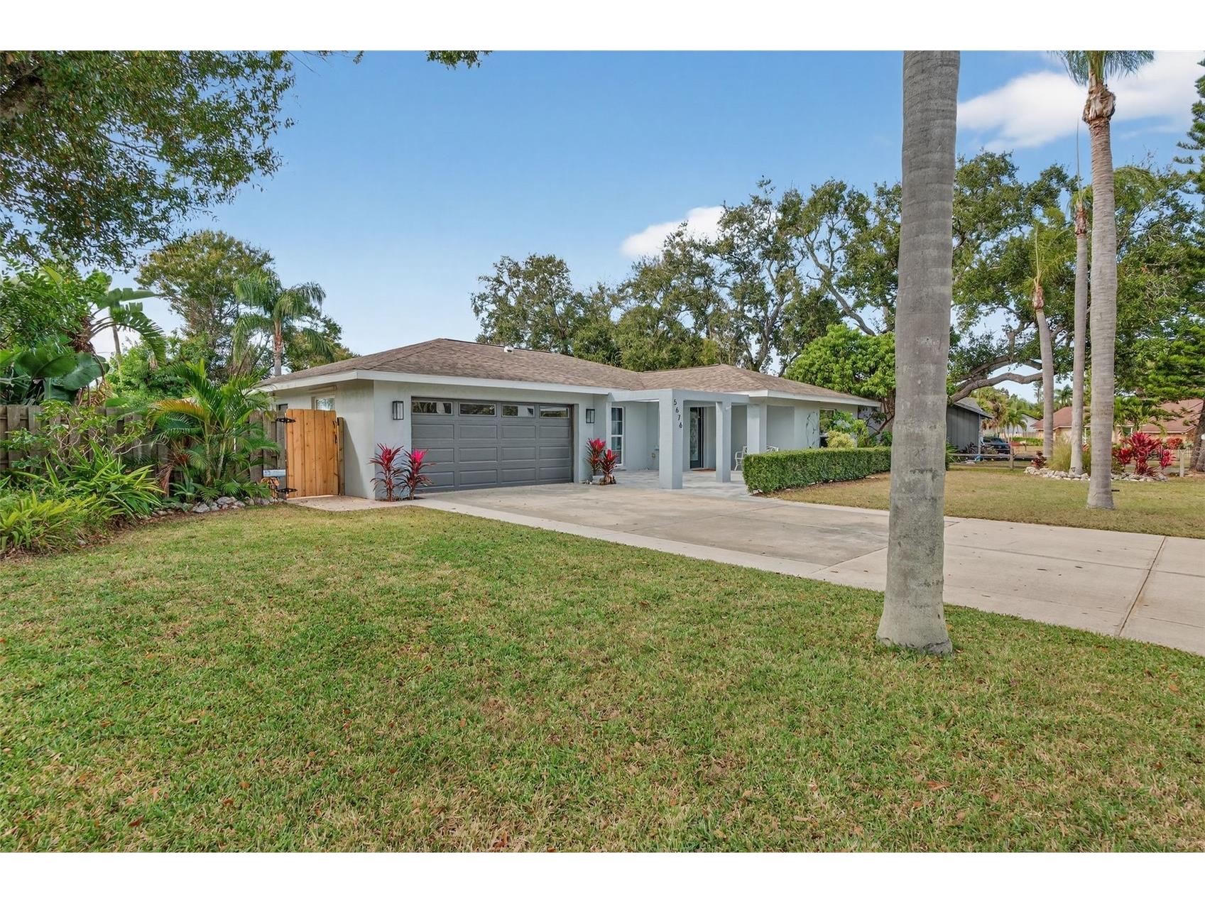 5676 Beneva Woods Circle Sarasota FL 34233 A4676417 image2