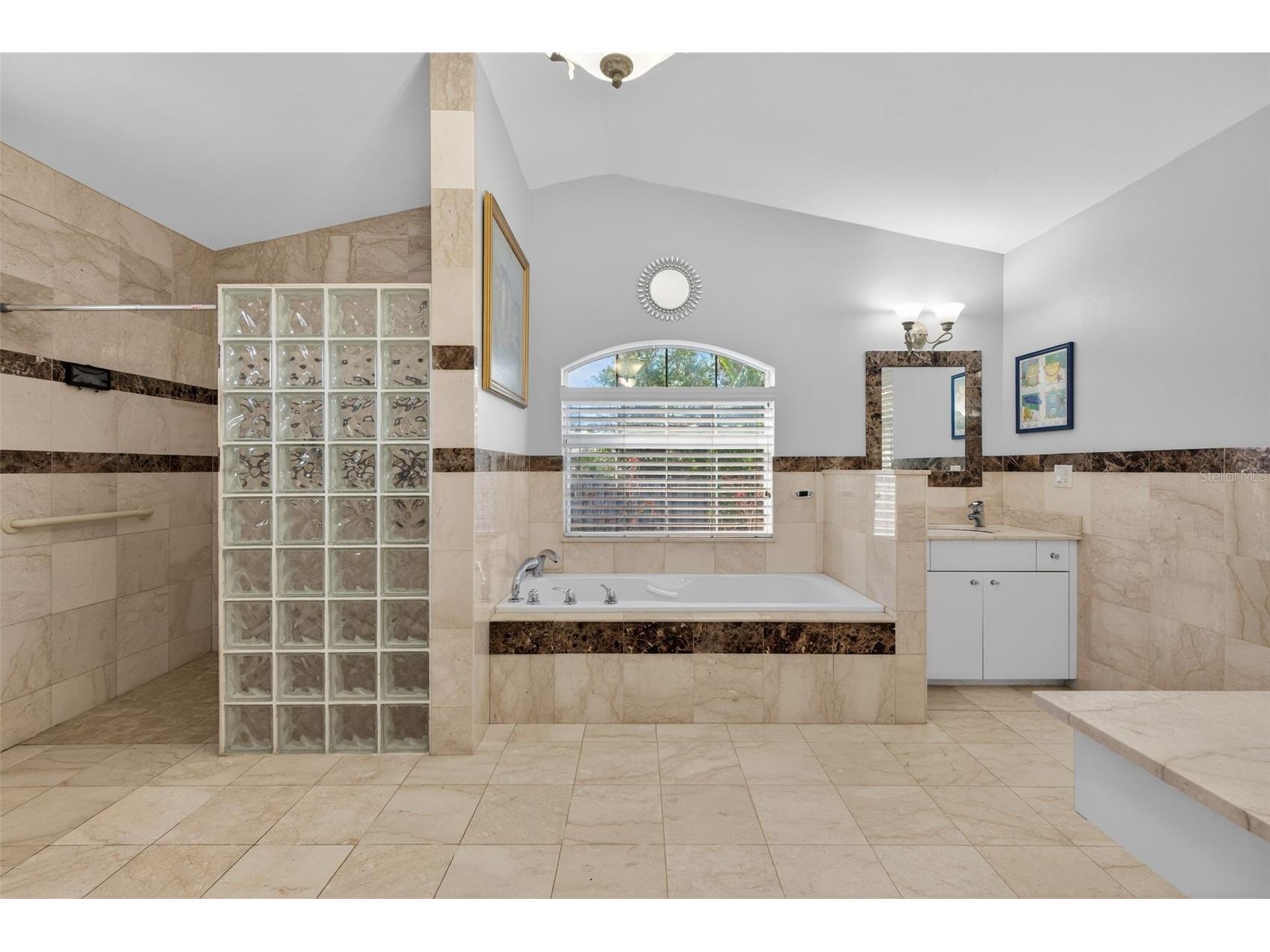 5676 Beneva Woods Circle Sarasota FL 34233 A4676417 image26