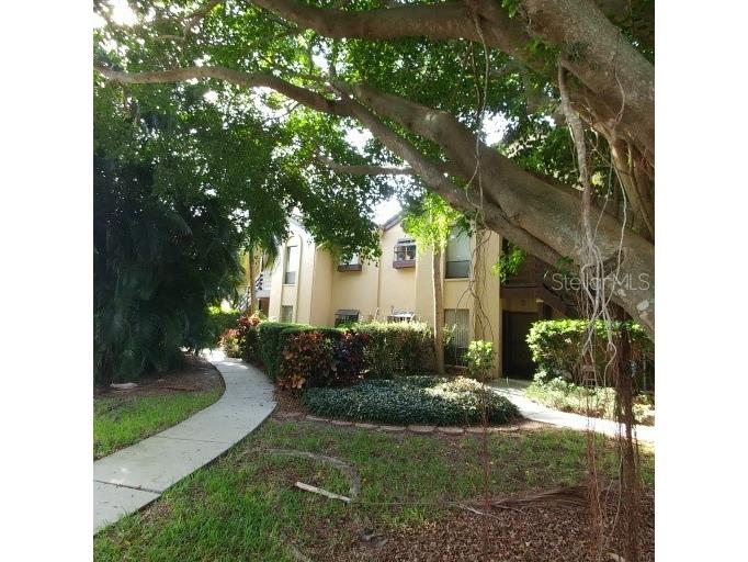 5677 Ashton Lake Drive #11 Sarasota FL 34231 A4687314 image1