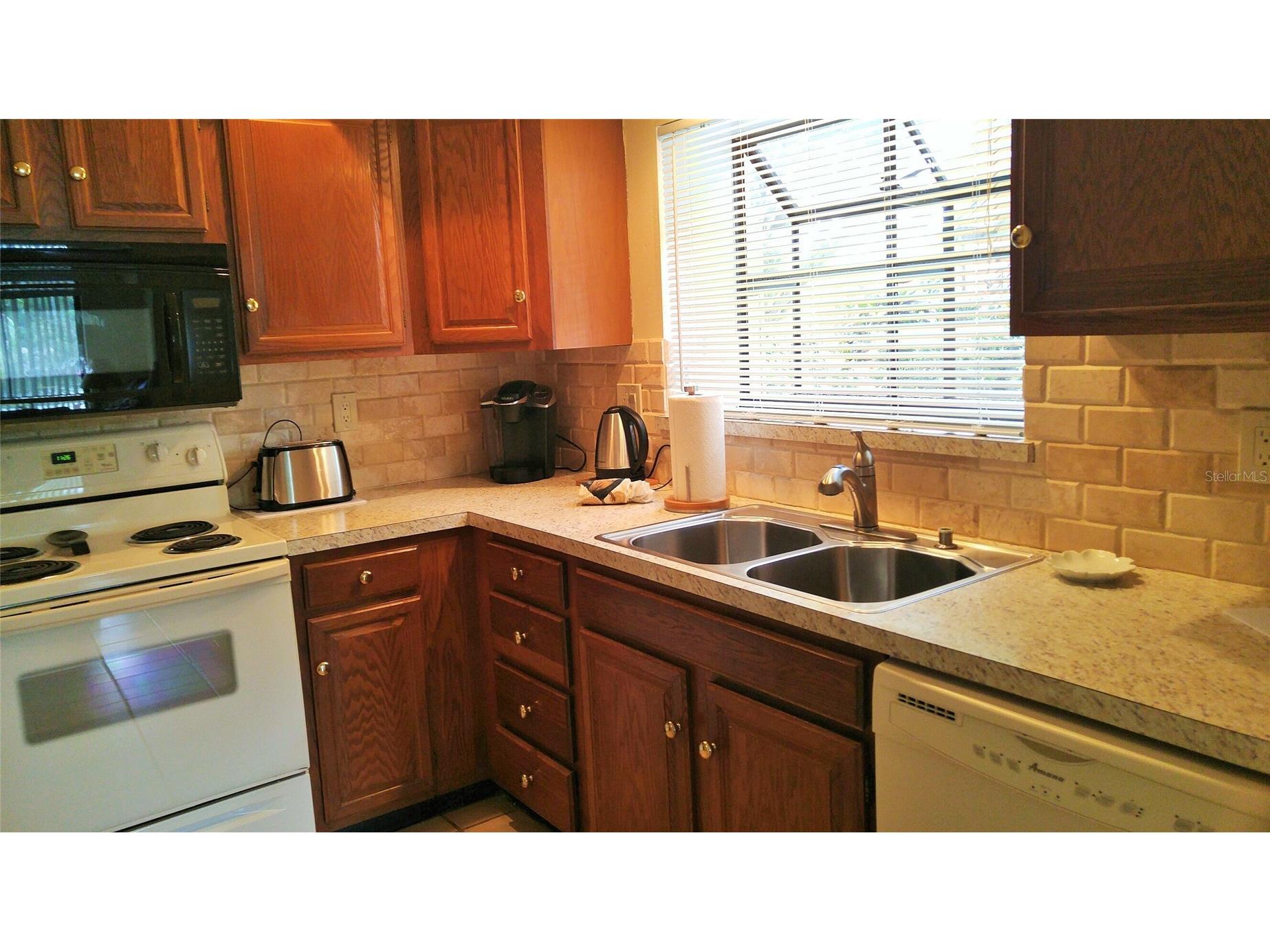 5677 Ashton Lake Drive #11 Sarasota FL 34231 A4687314 image10