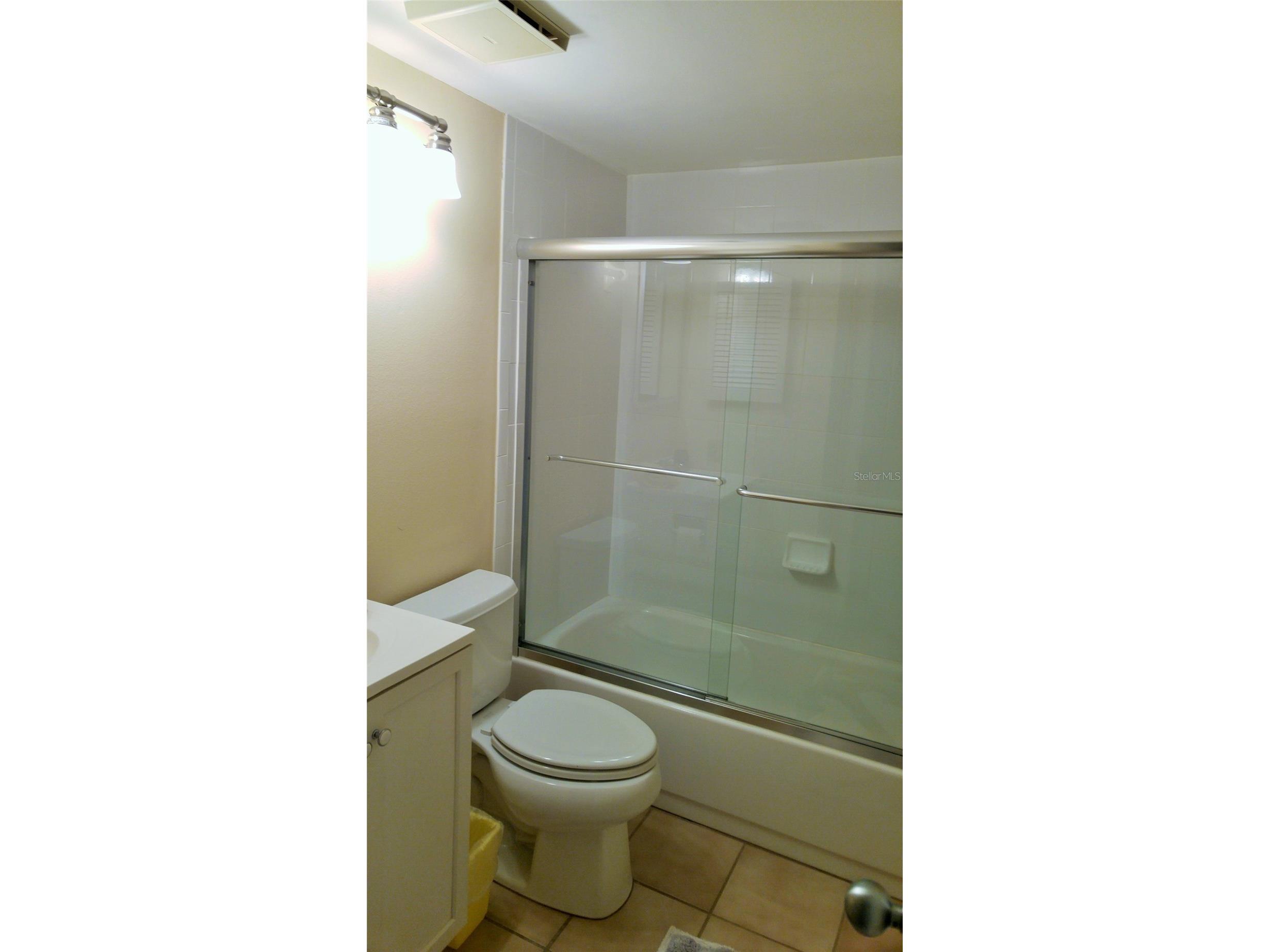 5677 Ashton Lake Drive #11 Sarasota FL 34231 A4687314 image7