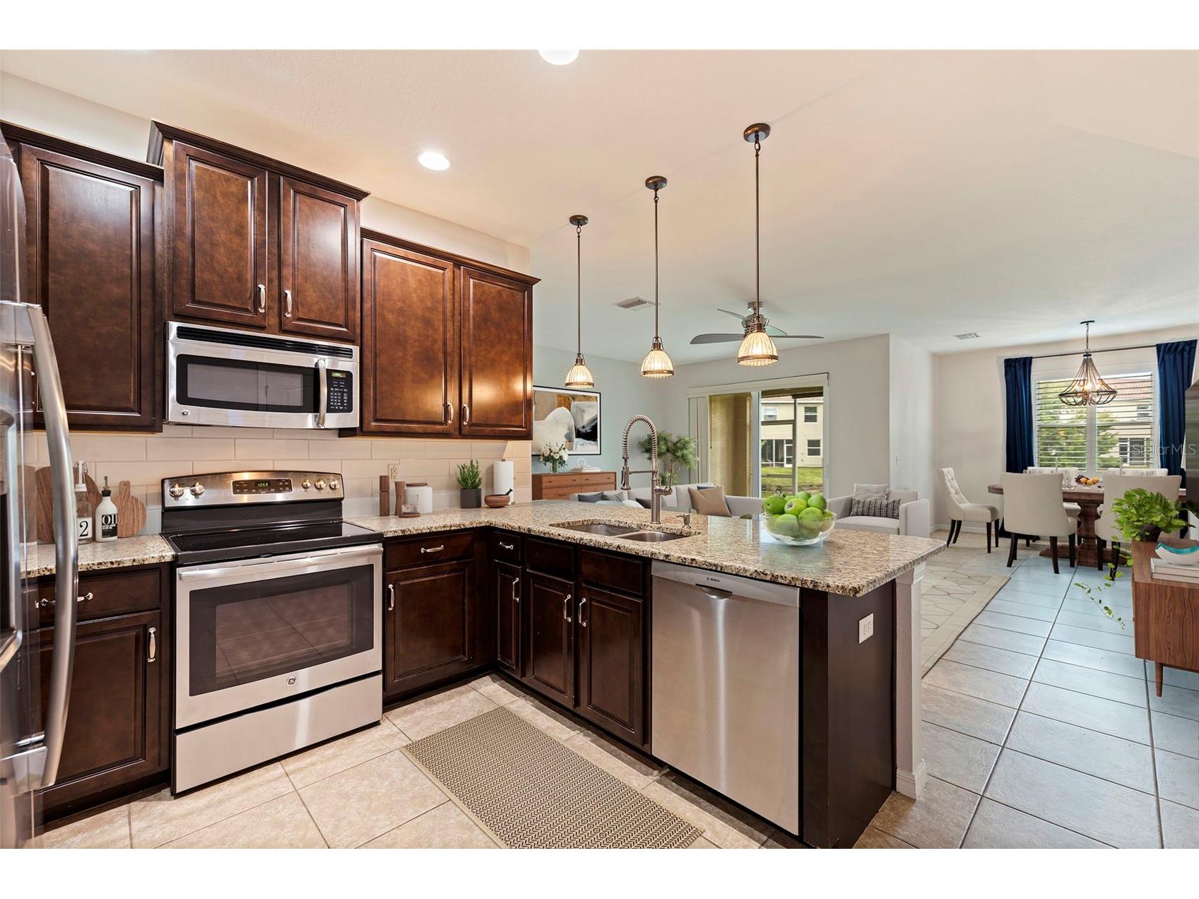 568 53rd Avenue N Saint Petersburg FL 33703 TB8507177 image3