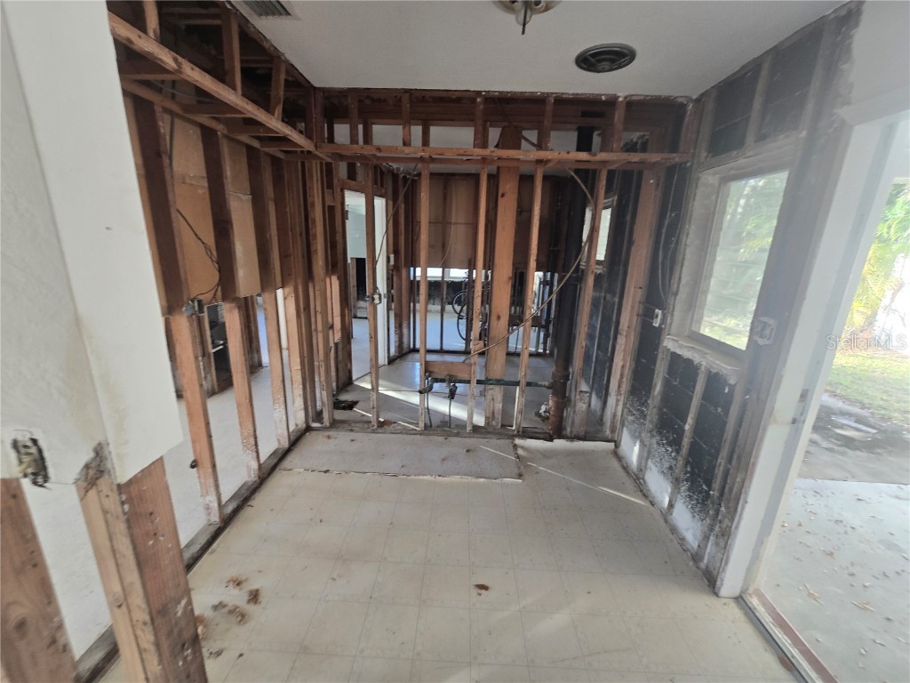 568 Trade Winds Drive Dunedin FL 34698 TB8457434 image3