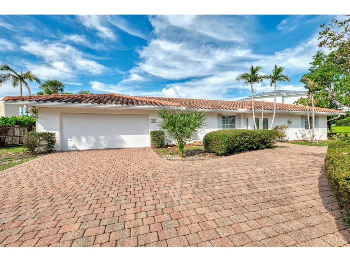 568 Venice Lane Sarasota FL 34242 - NEXT TO GRAND CANAL O6323313 image1