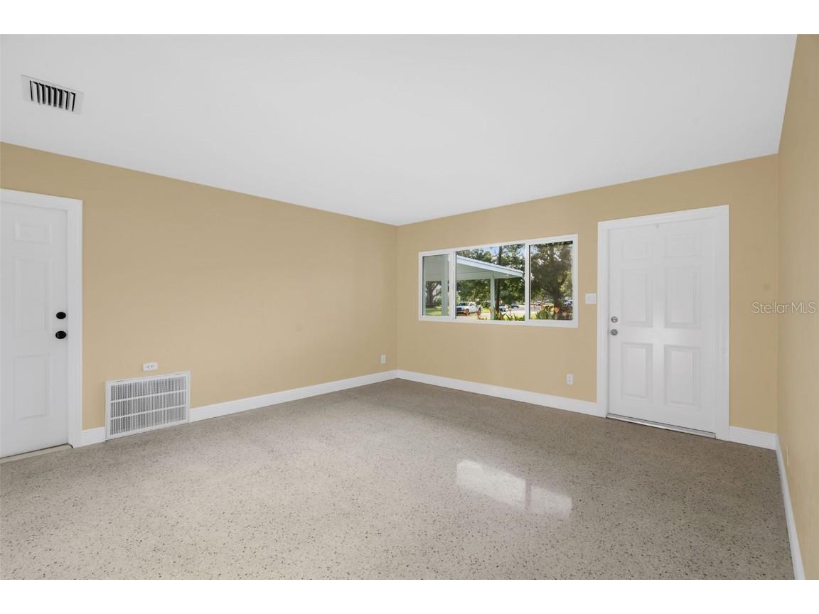 5680 Pershing Street NE Saint Petersburg FL 33703 TB8421021 image6