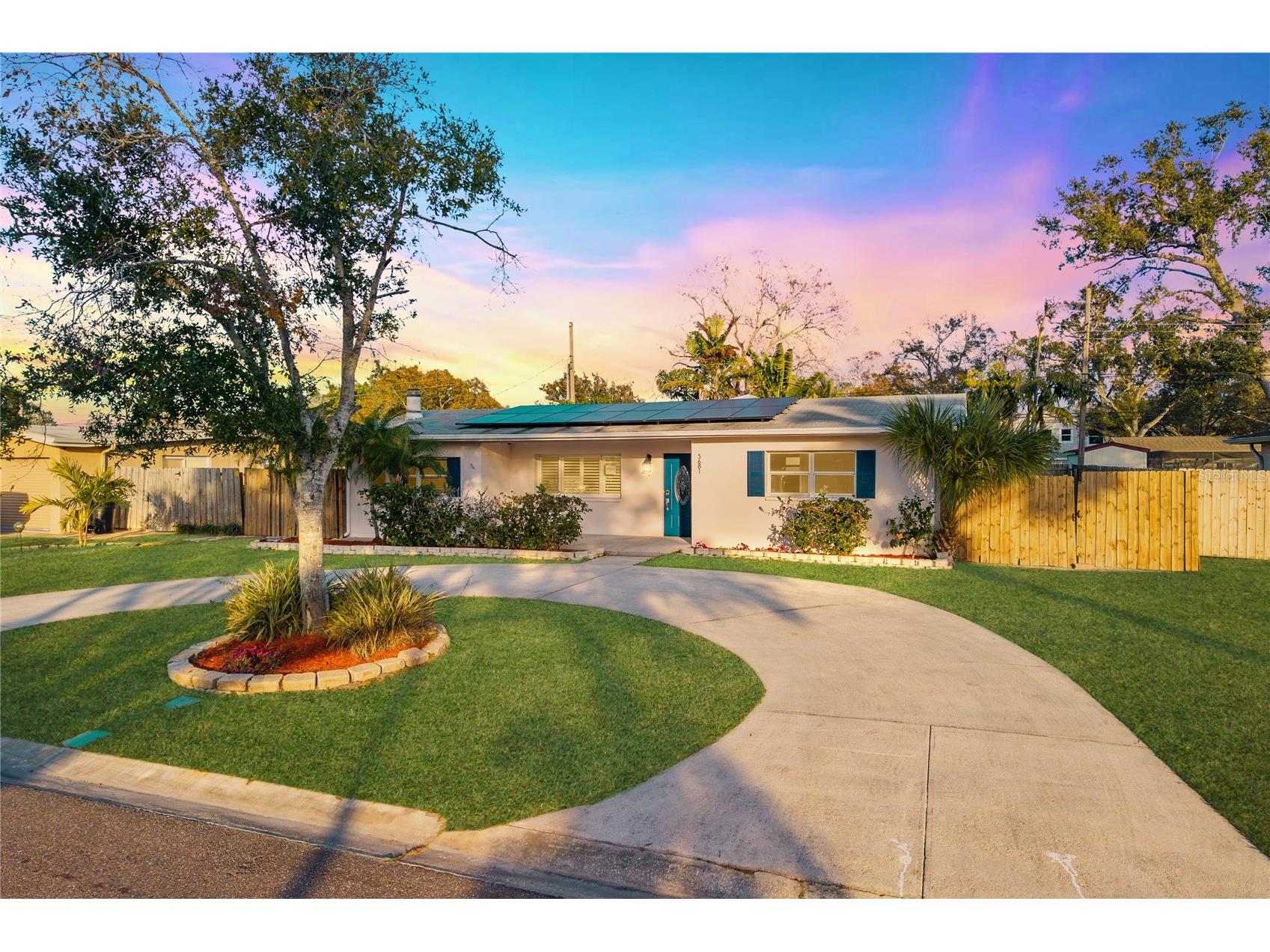 5681 Cedar Street NE Saint Petersburg FL 33703 TB8470183 image1