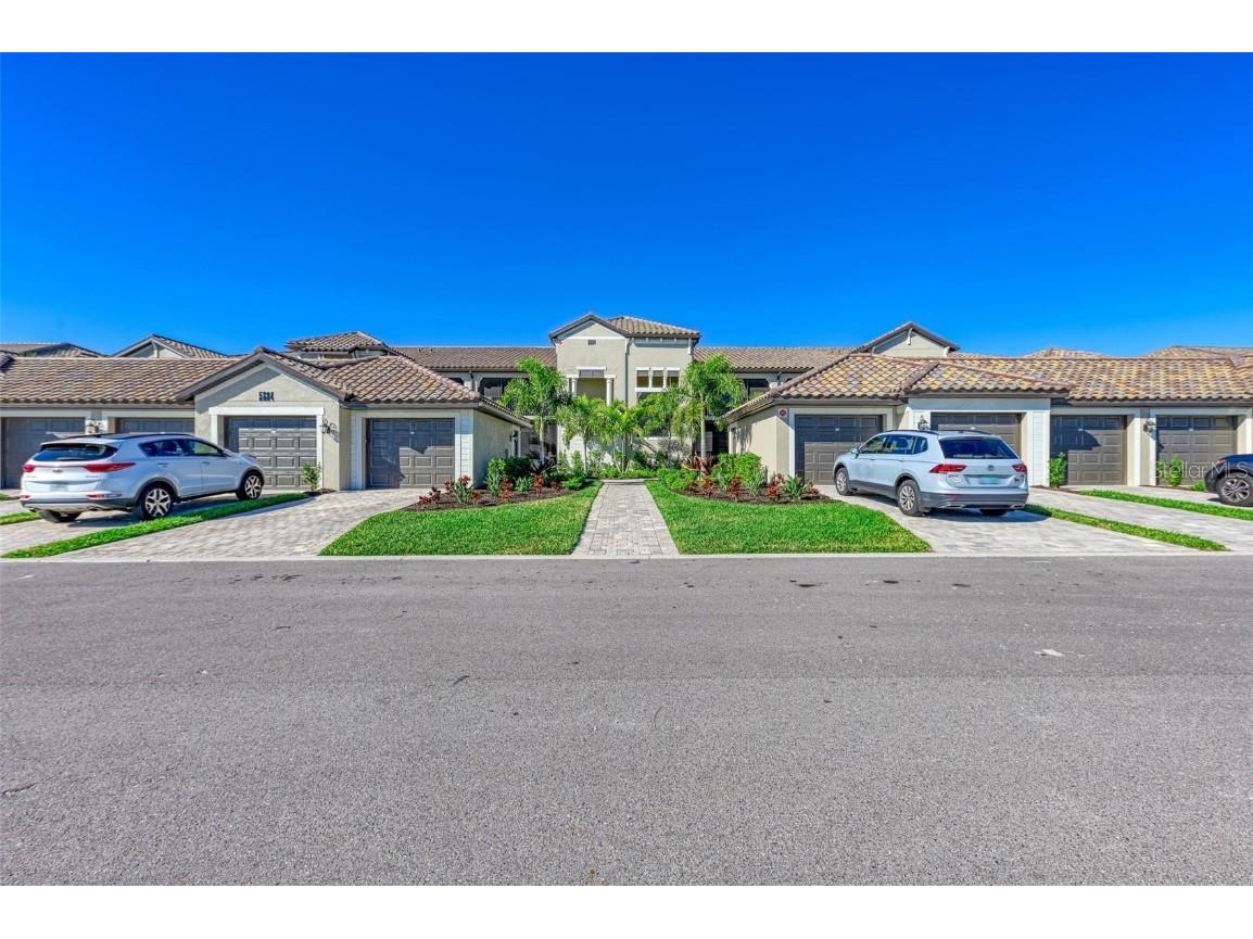 5684 Palmers Circle #105 Lakewood Ranch FL 34211 A4520946 image1