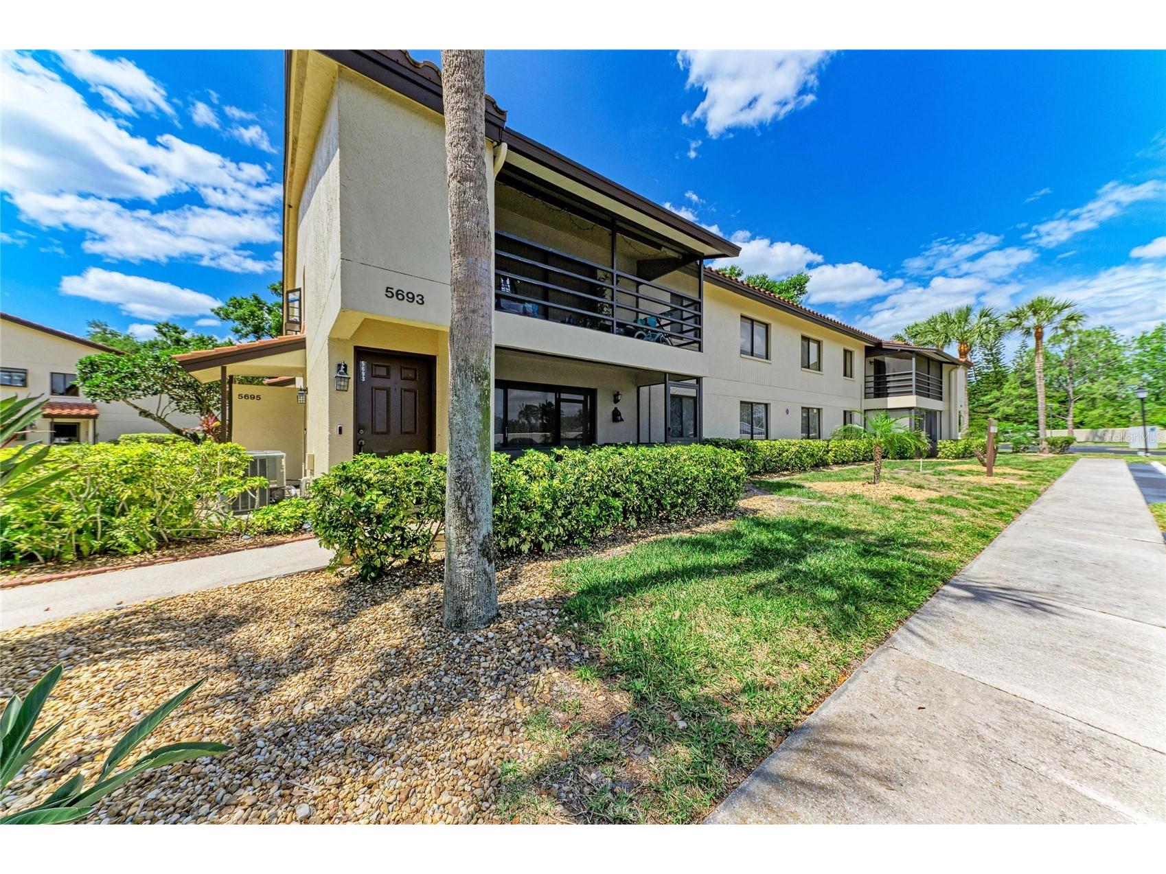 5685 Gardens Drive #5685 Sarasota FL 34243 A4691171 image1