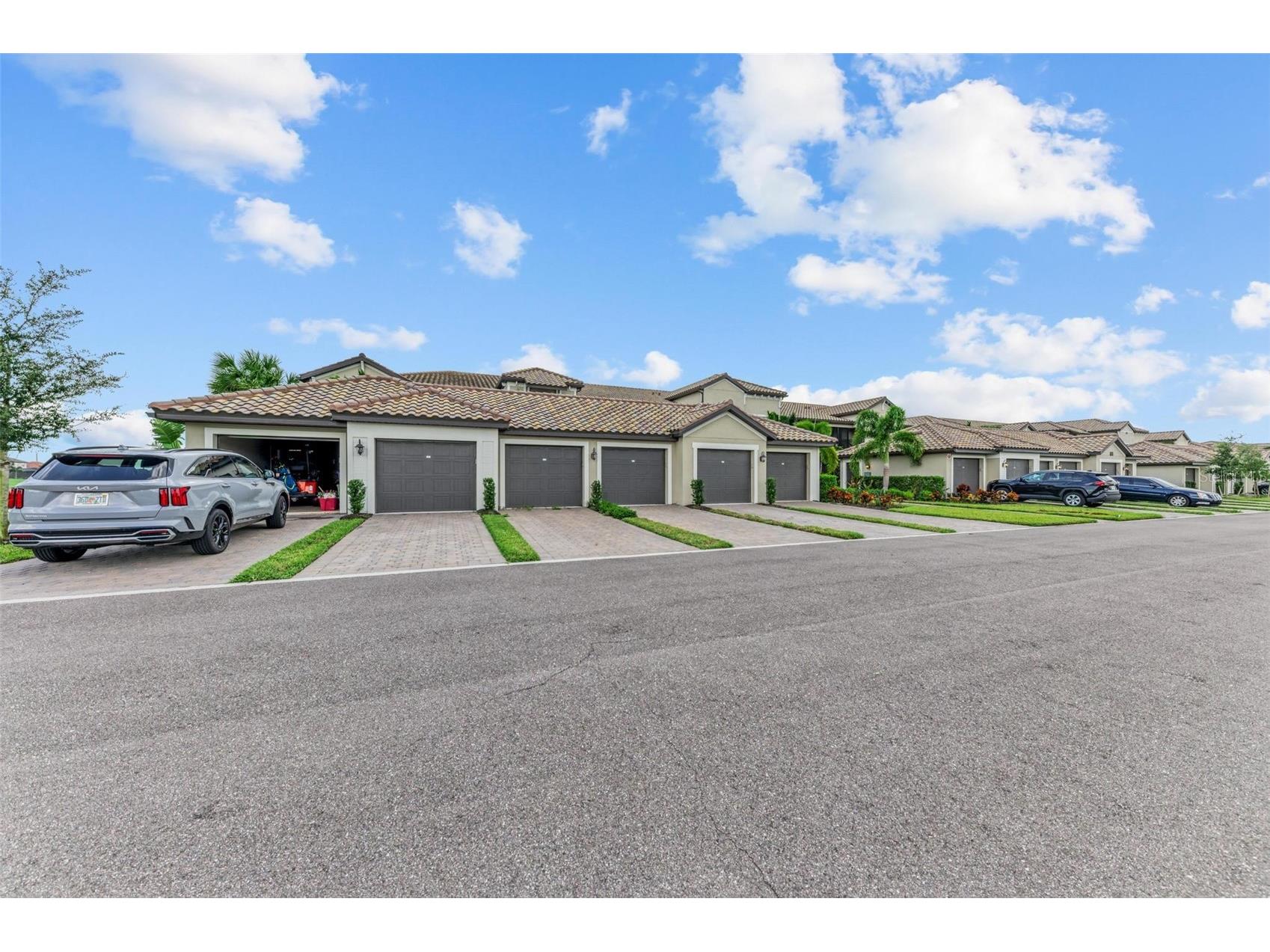 5685 Palmer Circle #105 Bradenton FL 34211 A4681378 image1