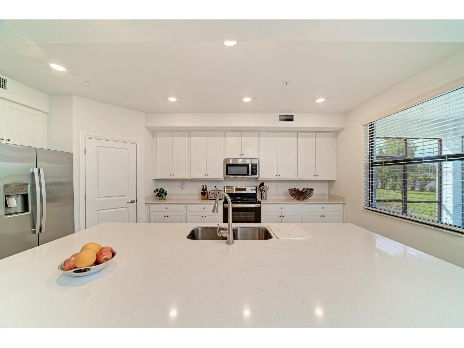 5687 N Honore Avenue #411 Sarasota FL 34243 A4693293 image10