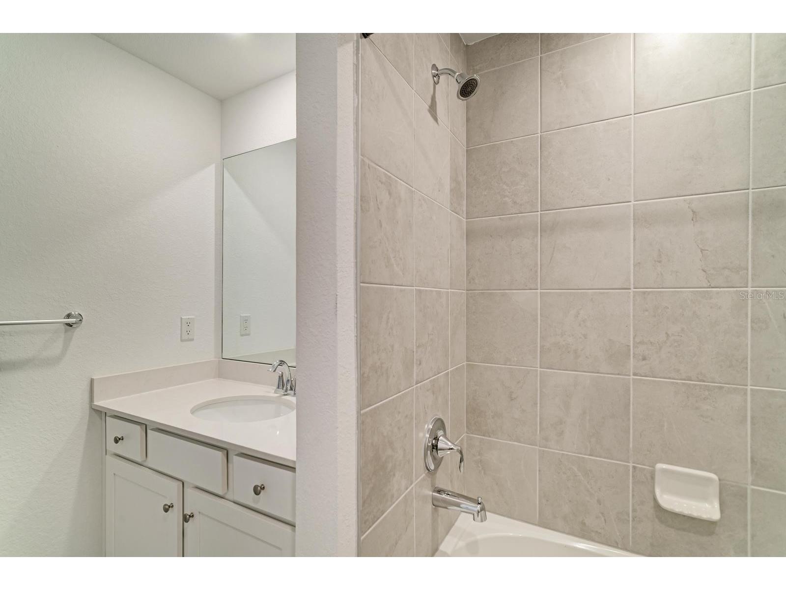 5687 N Honore Avenue #411 Sarasota FL 34243 A4693293 image17